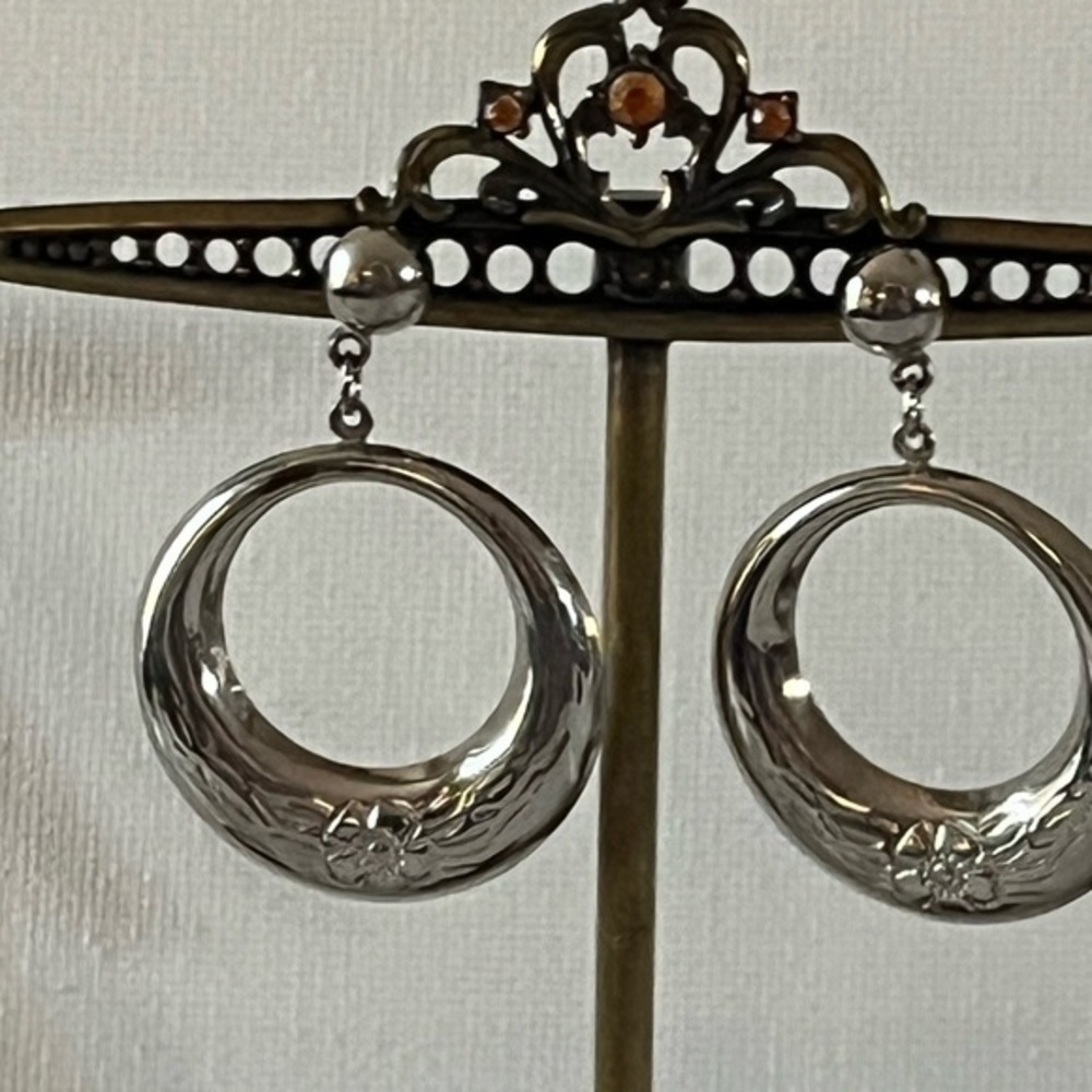 VINTAGE BOHO STYLE LARGE CIRCLE HOOP EARRINGS.. - Picture 2 of 10